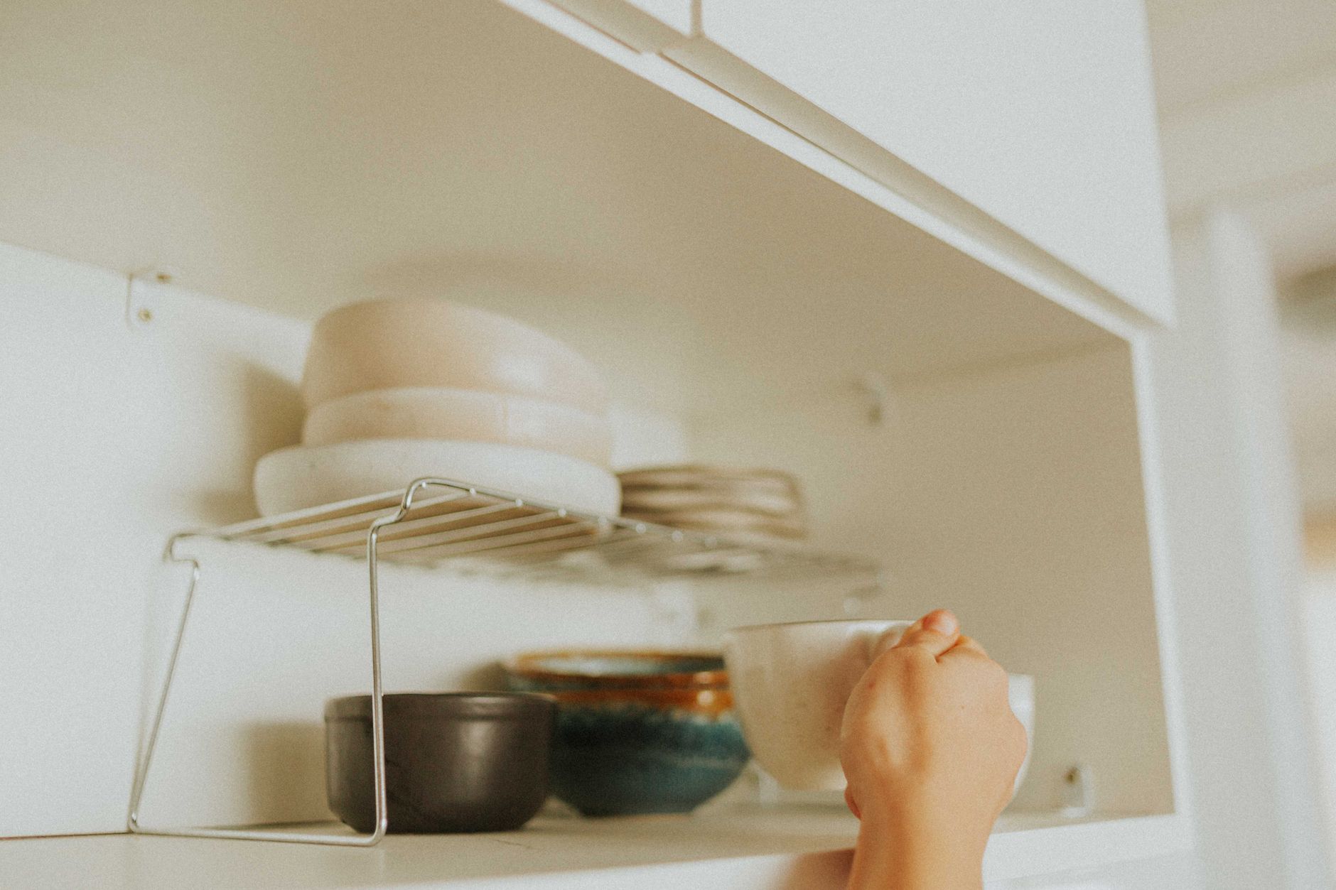 Overzichtelijke en georganiseerde keuken met praktische opbergoplossingen